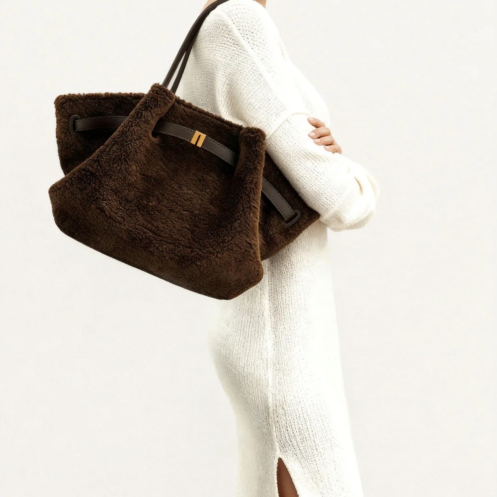 JW PEI Hanna Med Faux Fur in Mocha